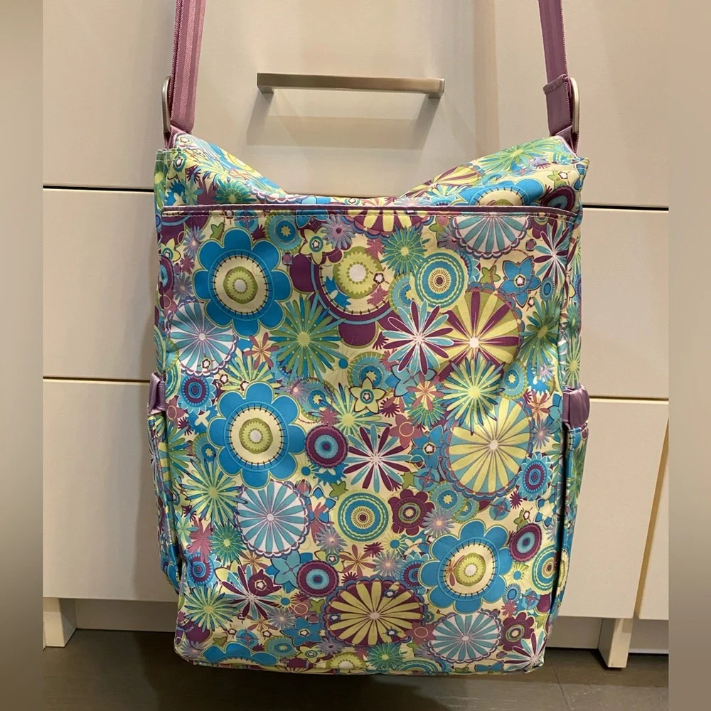 Authentic JuJuBe “Be Hip” in retired print Dizzying Daisies!!!